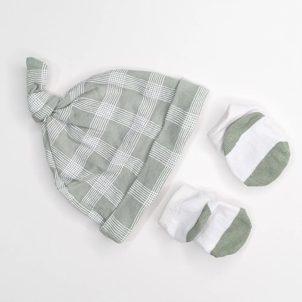 Lila &‎ Jack Sage Green Plaid Baby Hat & Sock Set
